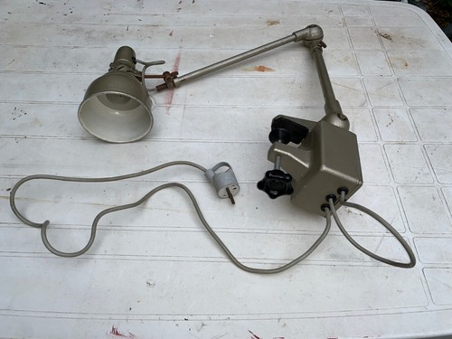 Ancienne lampe industrielle - ancienne,