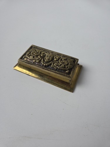 Boîte timbres - à,