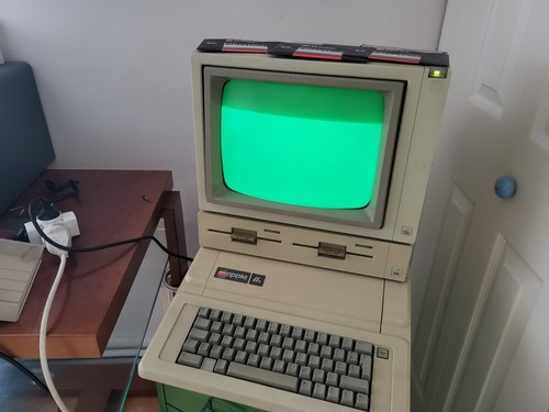 Apple iie model 1984 - iie,