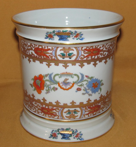 Joli vase cache - pot, porcelaine