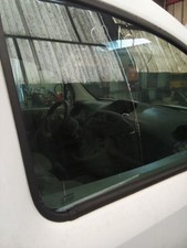 Vitre avant droit RENAULT