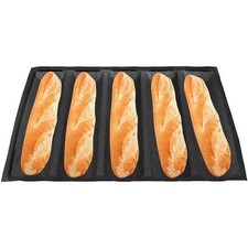 Poêle à pain perforée noire