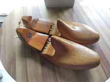 Paire d'embauchoirs Debard