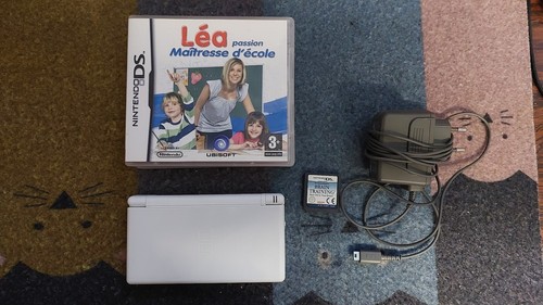 Nintendo lite blanche avec - nintendo,