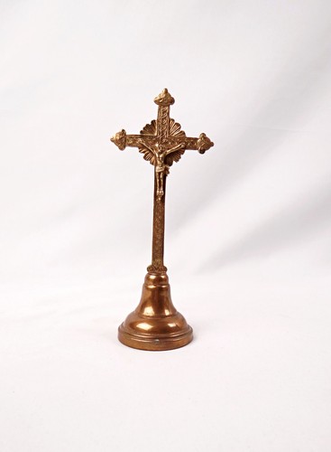 Crucifix autel sur pied en - d'autel,