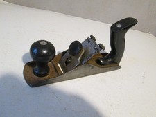 rabot ancien en métal