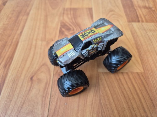 Hot wheels monster jam 64 - monster, 1/64