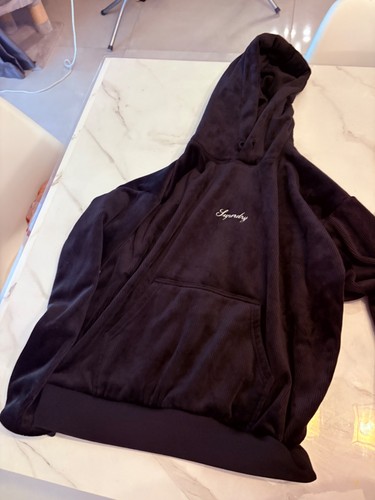 Pull sweat capuche - à,