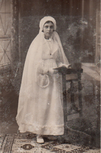 Carte photo communiante - communiante, tenant