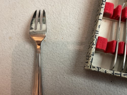 Petites cuillères à - ,