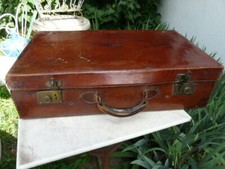 ancienne valise cuir monogrammée et couronne baronnie 