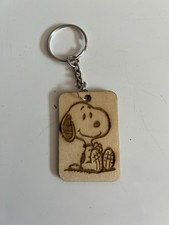 Porte Clé Bois Gravé Snoopy