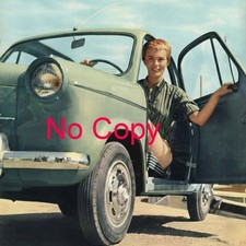 VESPA 400 ET L'ACTRICE JEAN