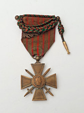 Croix de Guerre 1914-1917, une palme et une mini fourragère, bon ruban