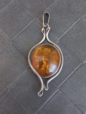 pendentif en ambre bijou en