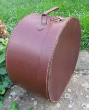 GRANDE BOÎTE À CHAPEAUX VALISE À POIGNÉE - DOUBLÉE DE PAPIER