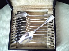 Coffret de 12 cuillères à