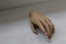 manequin  Left   Hand