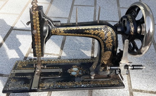 Ancienne machine coudre - a,