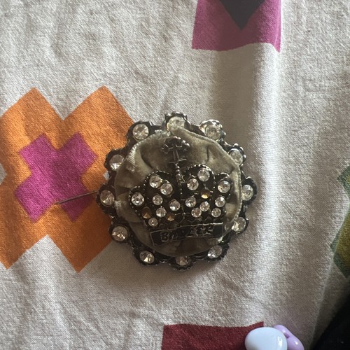 Broche vintage couronne avec