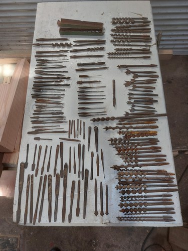 Lot plus 130 outils - lot,