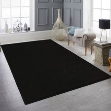 Tapis noir uni moderne