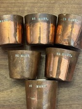 Suite De Petits Moules À