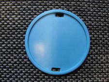 macaron plastique bleu insigne