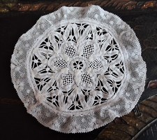 Ancien Petit Napperon