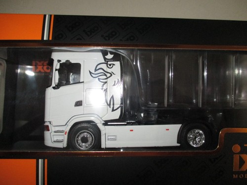 Miniature tracteur ixo - miniature,