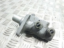 Maitre cylindre de frein Ford