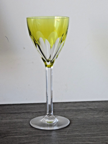 Verre sur pieds facettes de - verre, a