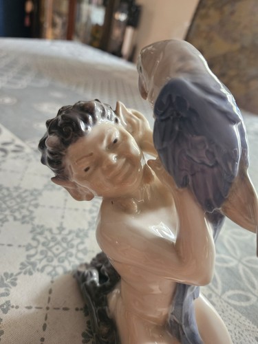Royal copenhaguen figurine - copenhaguen,