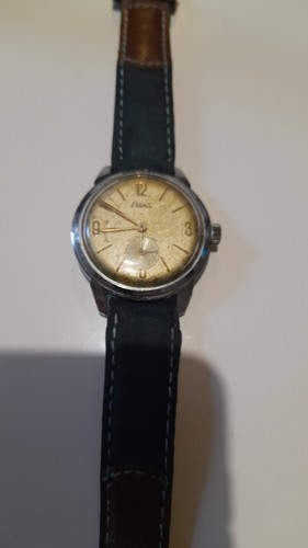 Montre ancienne mécanique - ancienne,