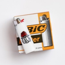 10 briquets BIC "Poing et la