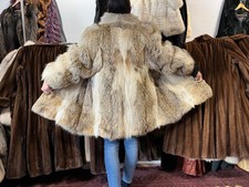 Manteau En Fourrure De Coyote