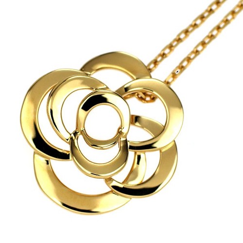 Collier pendentif camélia