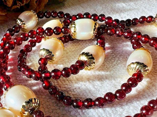 Collier long perles pierre