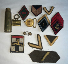 Ensemble d'insignes militaires