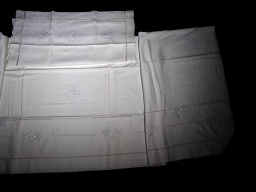 Hand embroidered linen - hand,