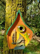 nichoir pour oiseaux en bois fait main. Unique et original.