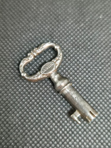 Ancienne petite clé serrure