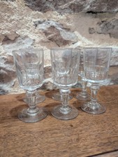 6 anciens verres à vin ou