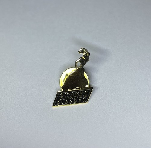 Pin gitanes blondes - pin’s,