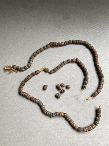 Collier verre art romain - ,