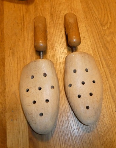 Formes chaussures bois - en,