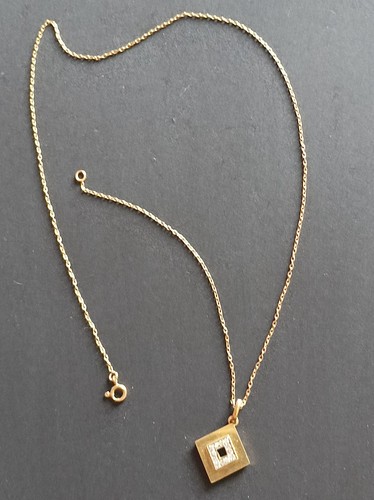 Chaîne pendentif or 18k - en,
