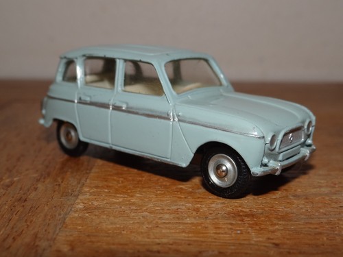 Voiture dinky toys 518 renault - toys,