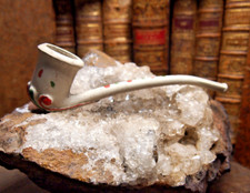 PIPE EN TERRE CUITE SCULPTÉE