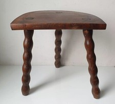 ancien tabouret ferme tripode